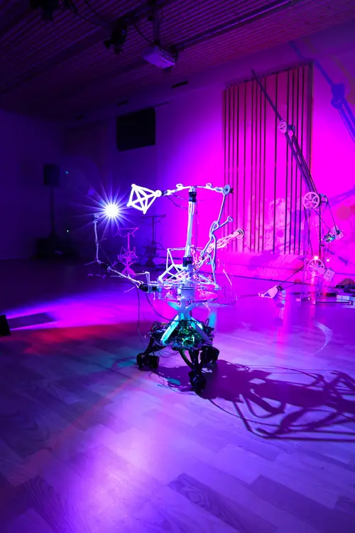 Transmedial composition in kinetic performance: Mimesis without resemblance, amb